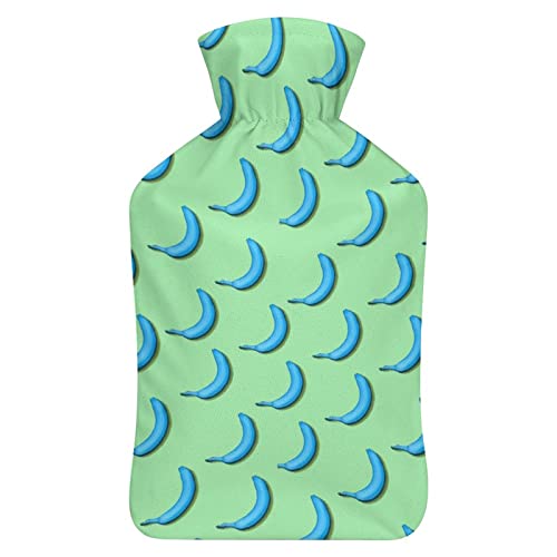 Botella de agua de goma con diseño de plátanos azules sobre verde con cubierta de felpa suave, bolsa de agua caliente para invierno, manos y pies, protección contra el frío, 1000 ml